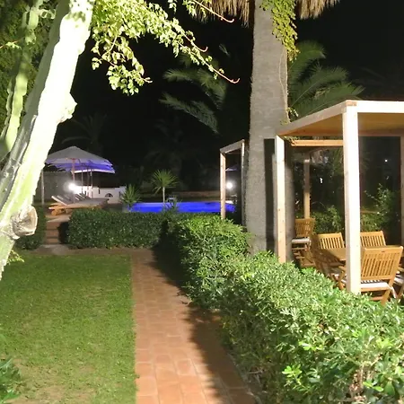 Carlotta 4* 圣莱昂