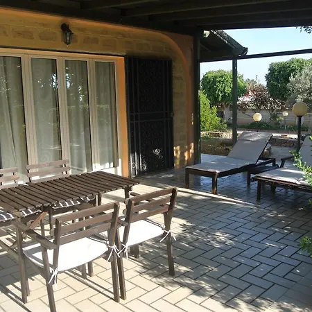 Carlotta Bed & Breakfast 3*