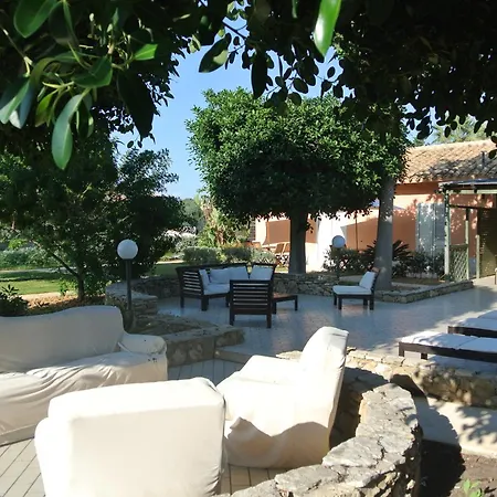 Carlotta Bed & Breakfast 3*