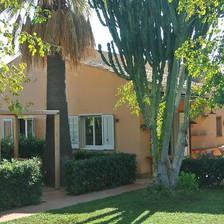 Carlotta 3* San Leone