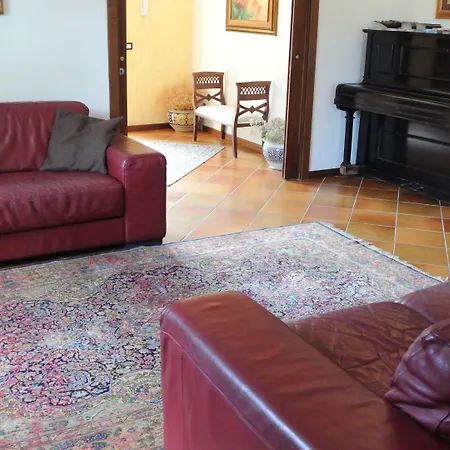 Carlotta 住宿加早餐酒店 圣莱昂