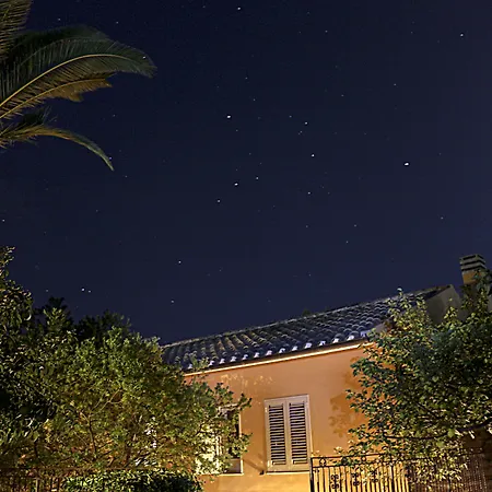 Carlotta 住宿加早餐酒店 4*