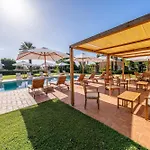 Carlotta 4*