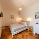 Carlotta 4*