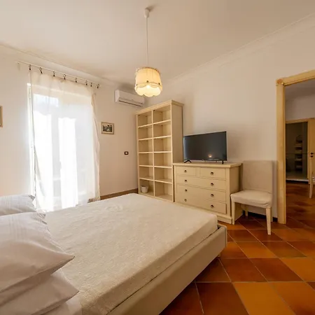 Carlotta 4* San Leone