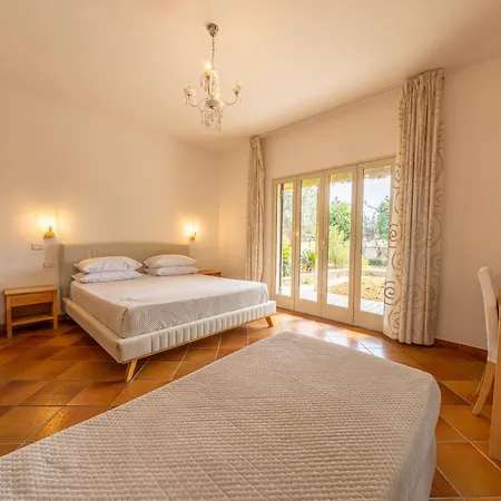 Carlotta 4* San Leone